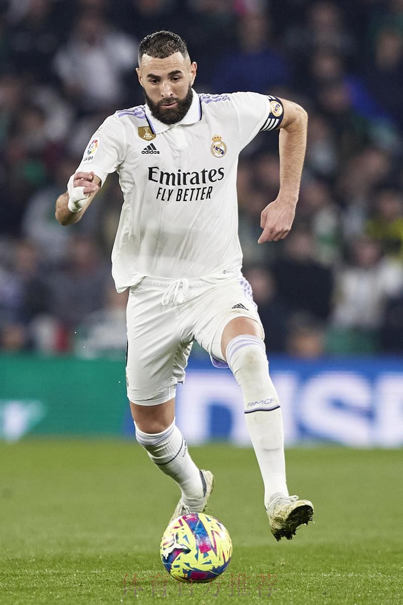 马里亚诺缺席训练 皇马阵中只剩本泽马一名中锋 马里亚诺缺席训练 皇马阵中只剩本泽马一名中锋